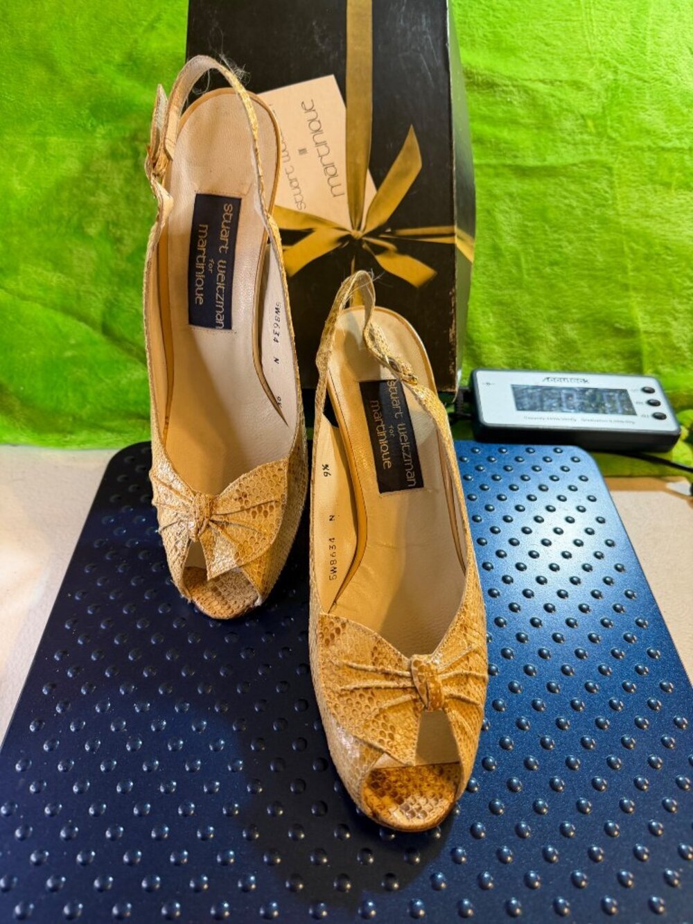 Stuart Weitzman Martinique Snakeskin Slingback Peep Toe Heels Womens 9.5N